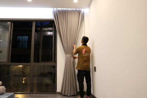 Thiết kế rèm vải tự động lắp âm trần đẹp và hiện đại