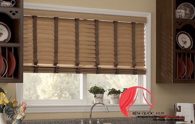 Rèm sáo gỗ tự động sang trọng cho cửa sổ biệt thự
