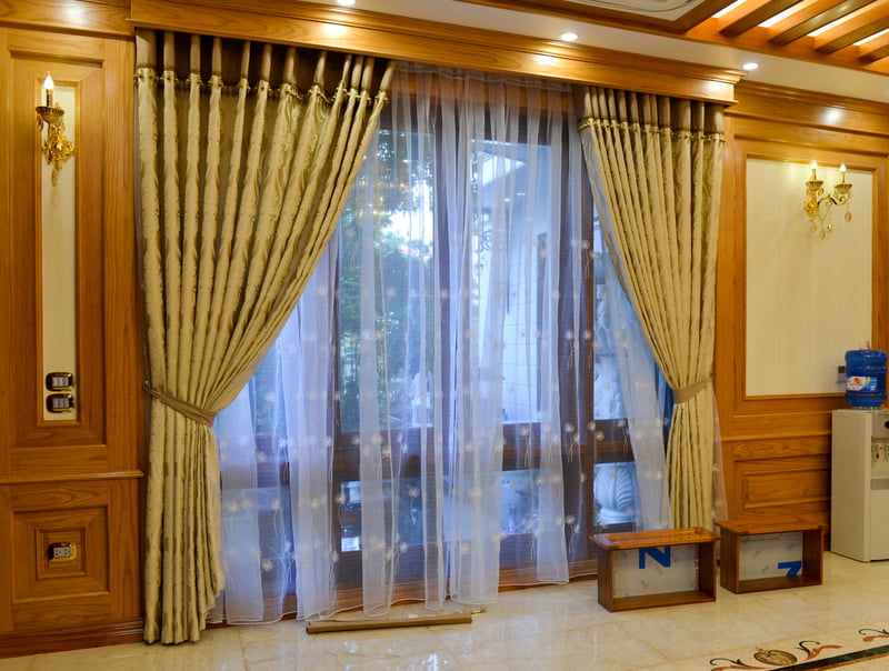 Rèm che cửa chính hiện đại sang trọng cho phòng khách