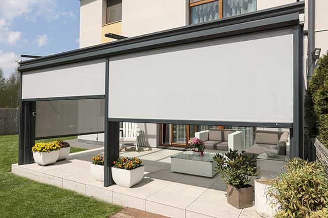 Rèm che nắng cửa chính PVC bền bỉ cho không gian sống