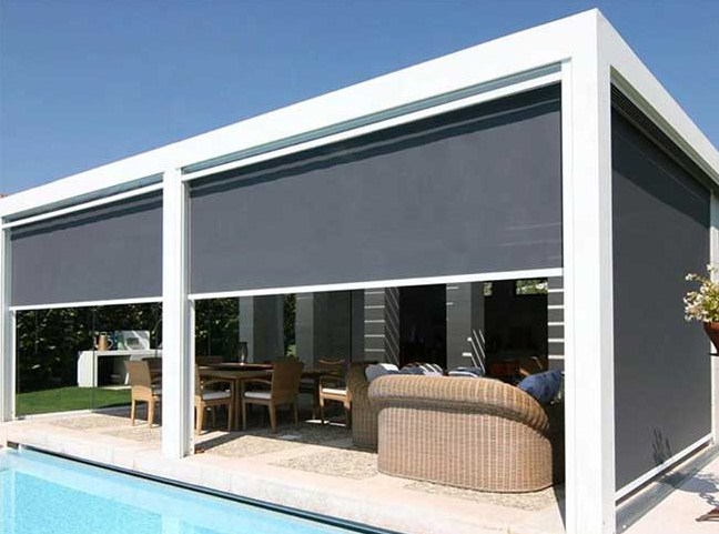 Rèm che nắng ngoài trời Zipscreen tự động 2025