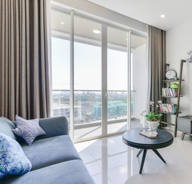 Rèm chống nắng giá rẻ cho cửa sổ văn phòng hiện đại
