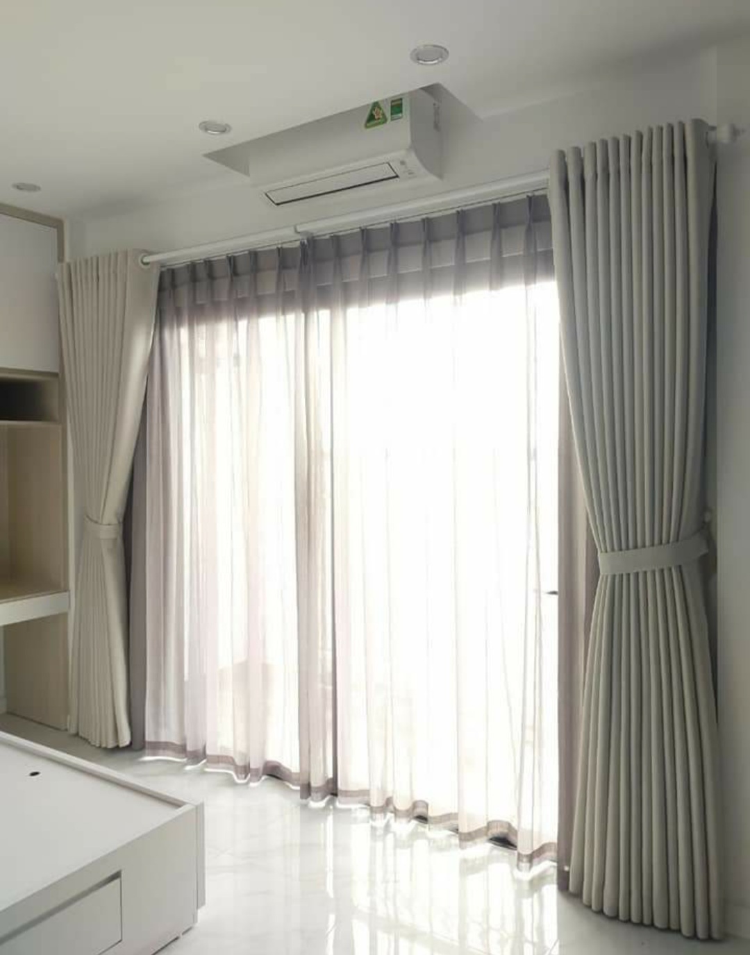 Cửa 2 lớp hiện đại 2025