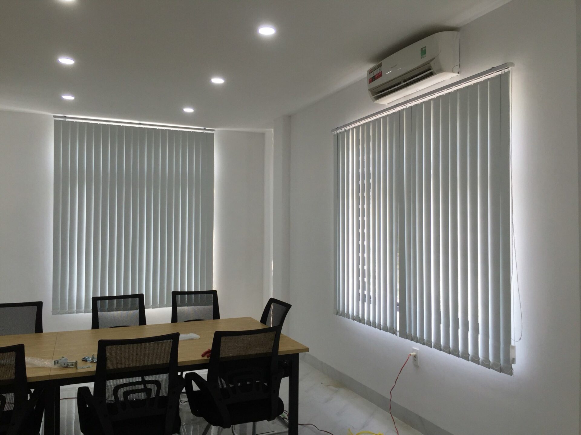 Giá rèm cửa văn phòng thông minh tự động cho không gian