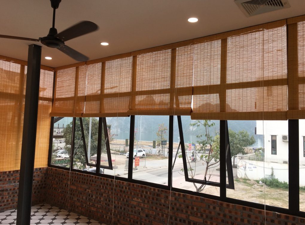 Mành trúc treo cửa thông minh tự động cho không gian