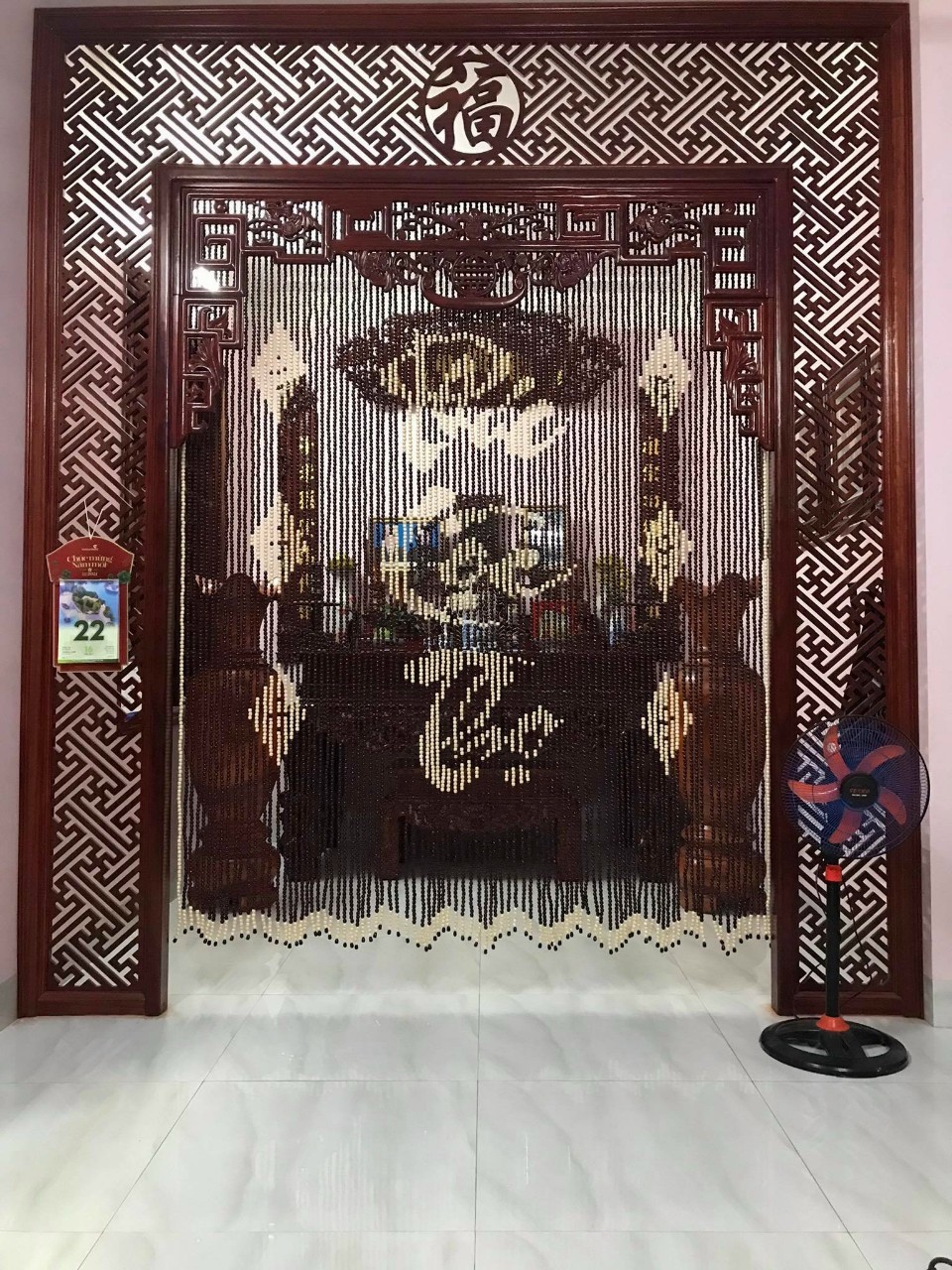 Rèm bàn thờ hạt gỗ hiện đại 2025