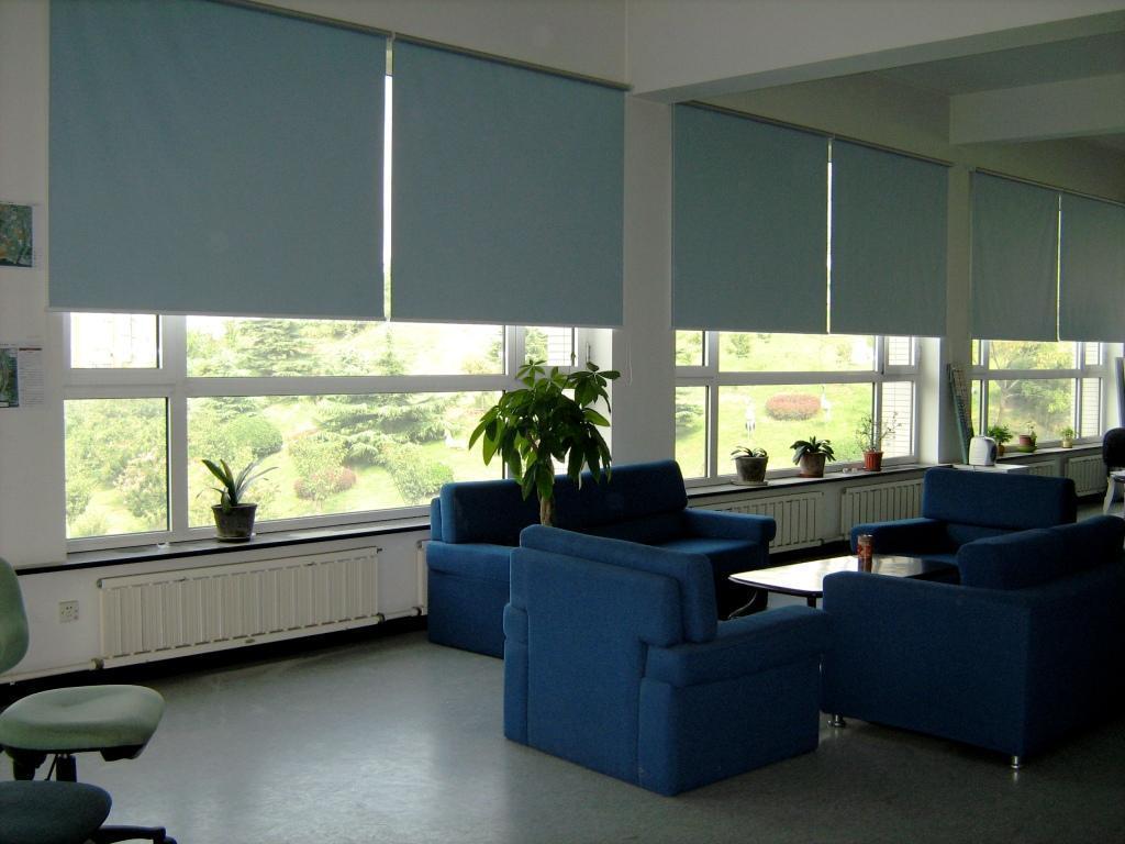 Rèm cửa cuốn chống nắng thông minh tự động cho nhà ở