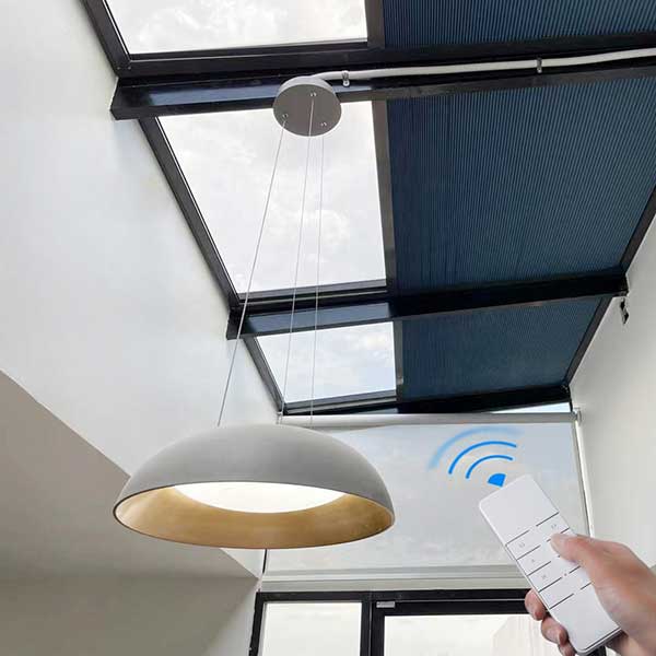 Rèm di động thông minh tự động cho ban công