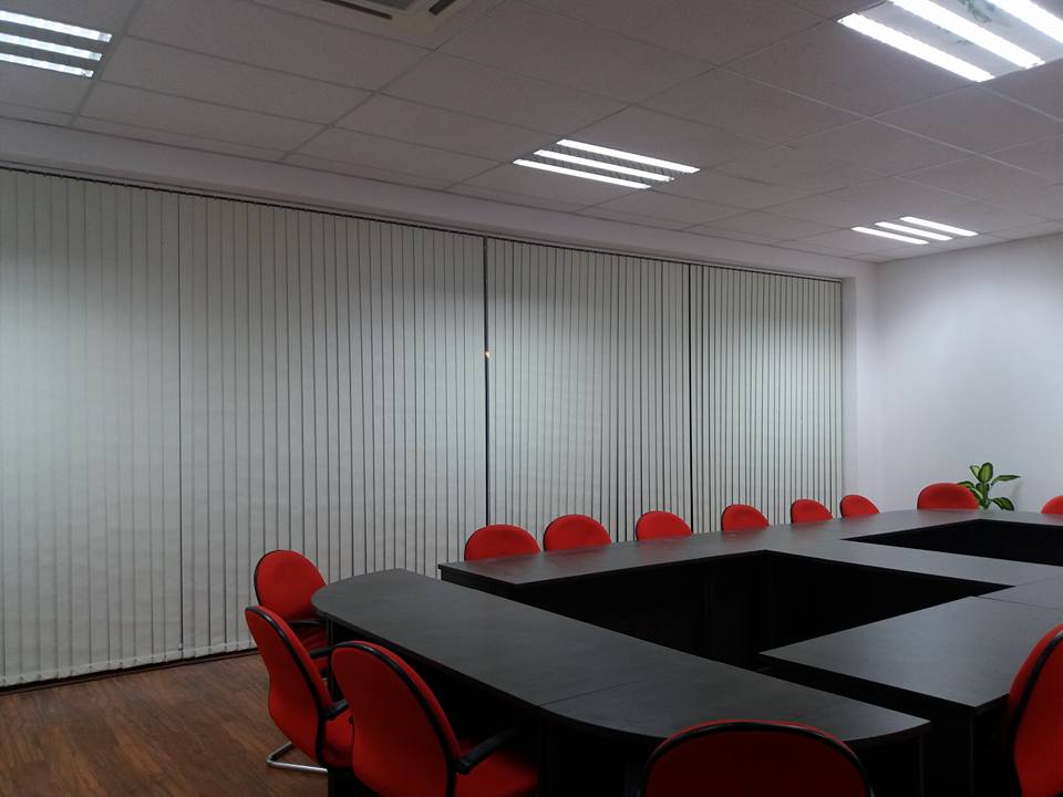 Rèm kéo văn phòng thông minh tự động cho không gian