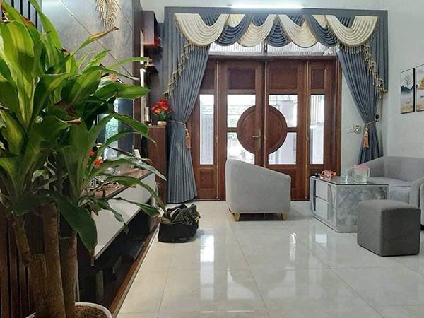 Rèm treo cửa chính thông minh tự động cho không gian
