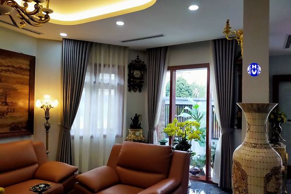 Rèm treo cửa chính thông minh tự động cho không gian