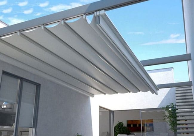 Mái hiên tự cuốn thiết kế tiện lợi