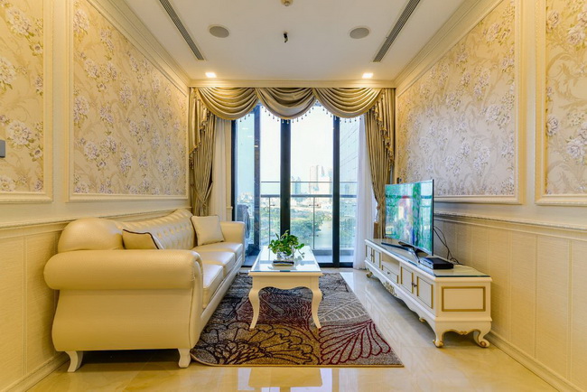 Màn cửa chính nhẹ nhàng, duyên dáng