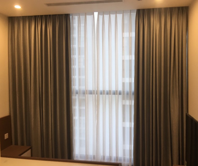 Màn cửa vải bố chống nắng cho nhà phố