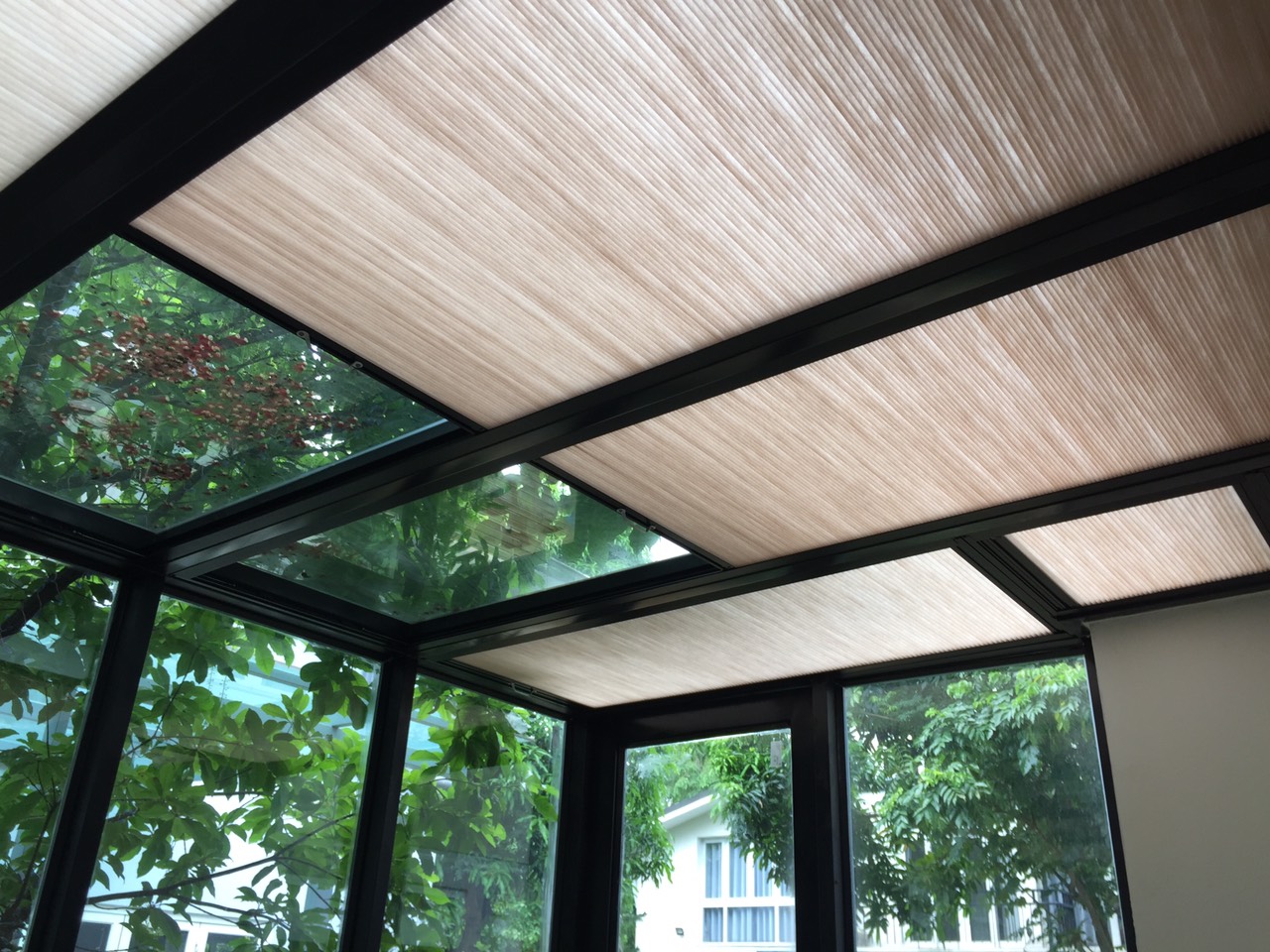 Rèm cản nắng ngoài trời cho nhà hướng Tây