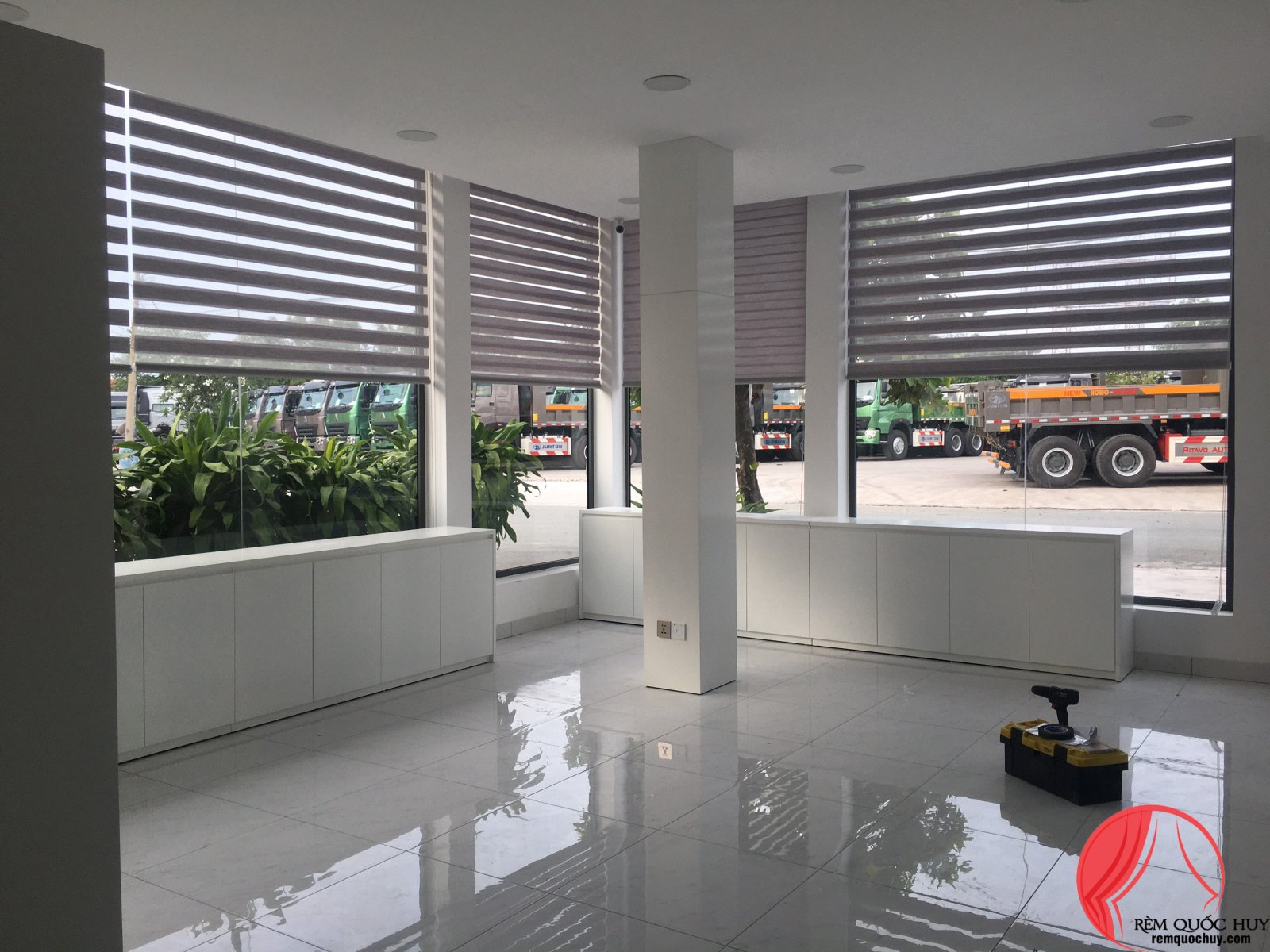 Rèm che cửa sổ tiện ích
