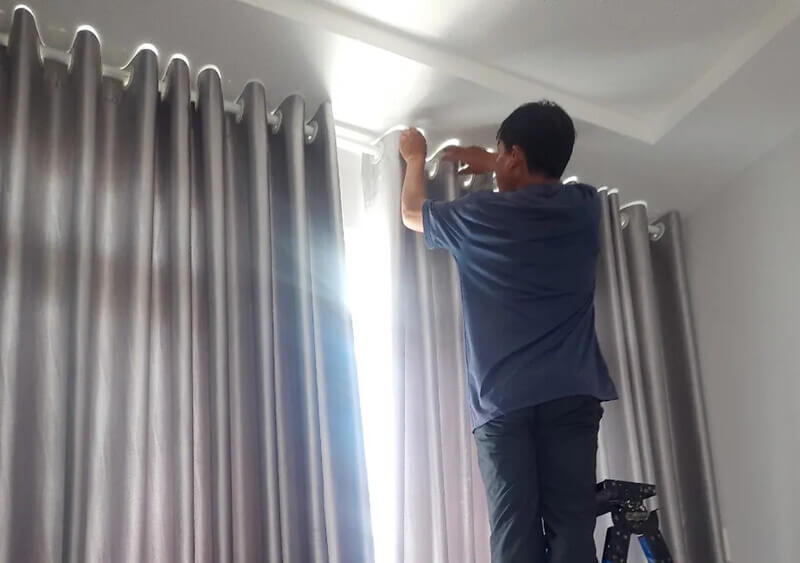 Ảnh minh họa cách tháo rèm cửa ore nhanh chóng