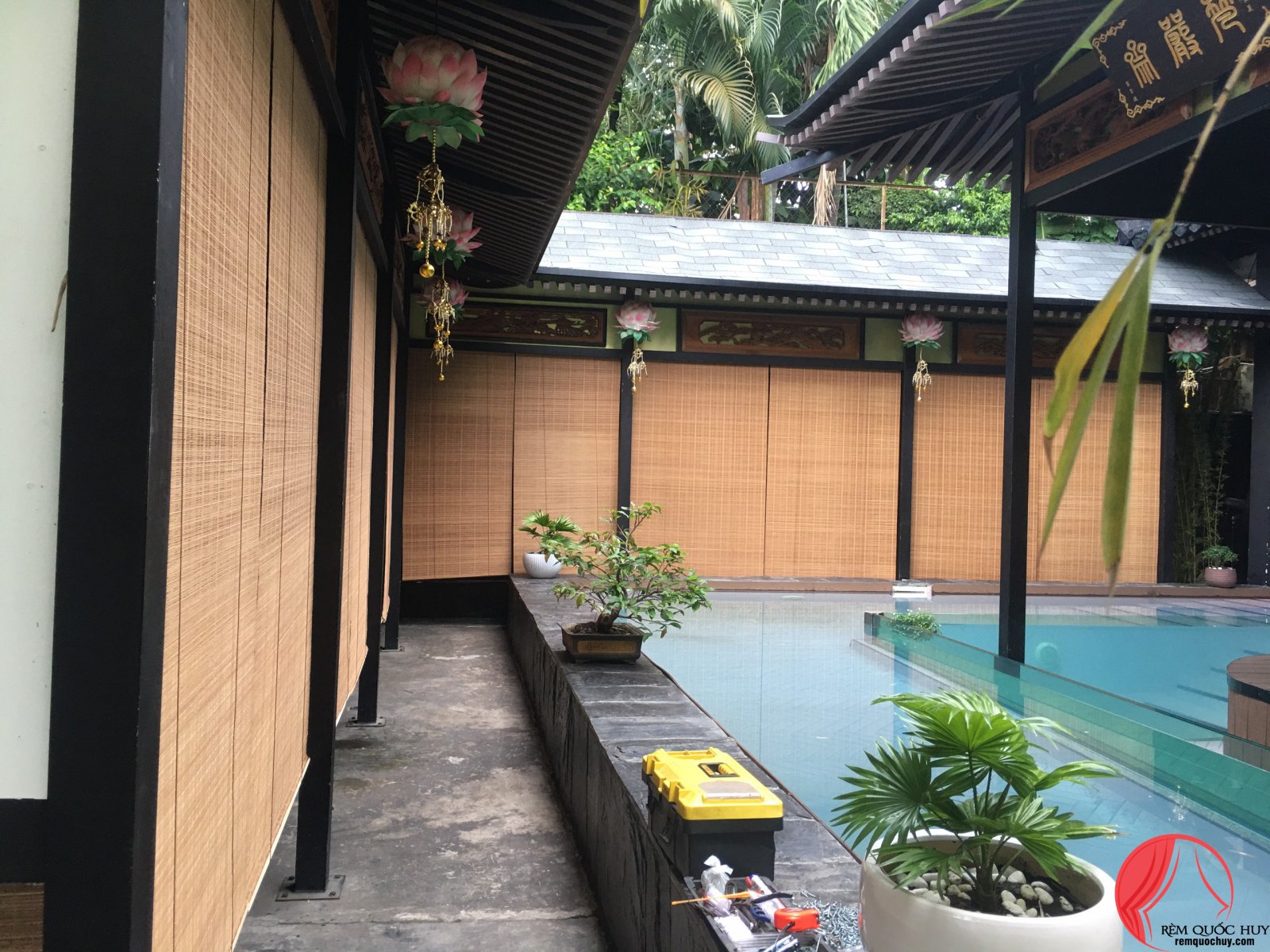 Giá rèm cuốn bằng tre tự nhiên thân thiện môi trường