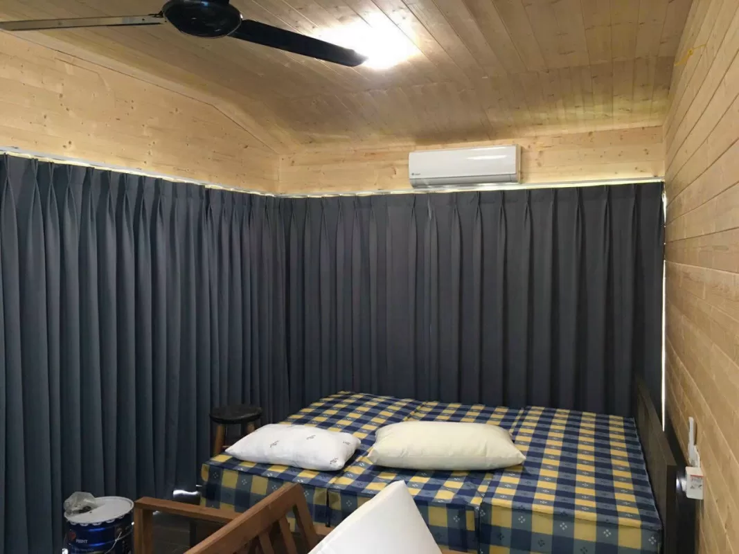 Hình ảnh minh họa kiểm chứng rèm cửa có cách âm không