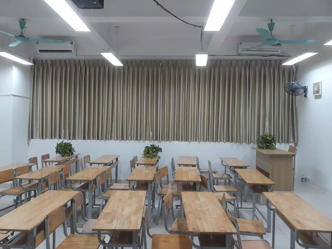 Mẫu rèm cửa sổ phòng học hiện đại, dễ sử dụng