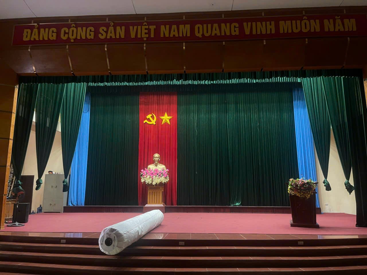 Mẫu rèm sân khấu trường học đẹp bền chắc