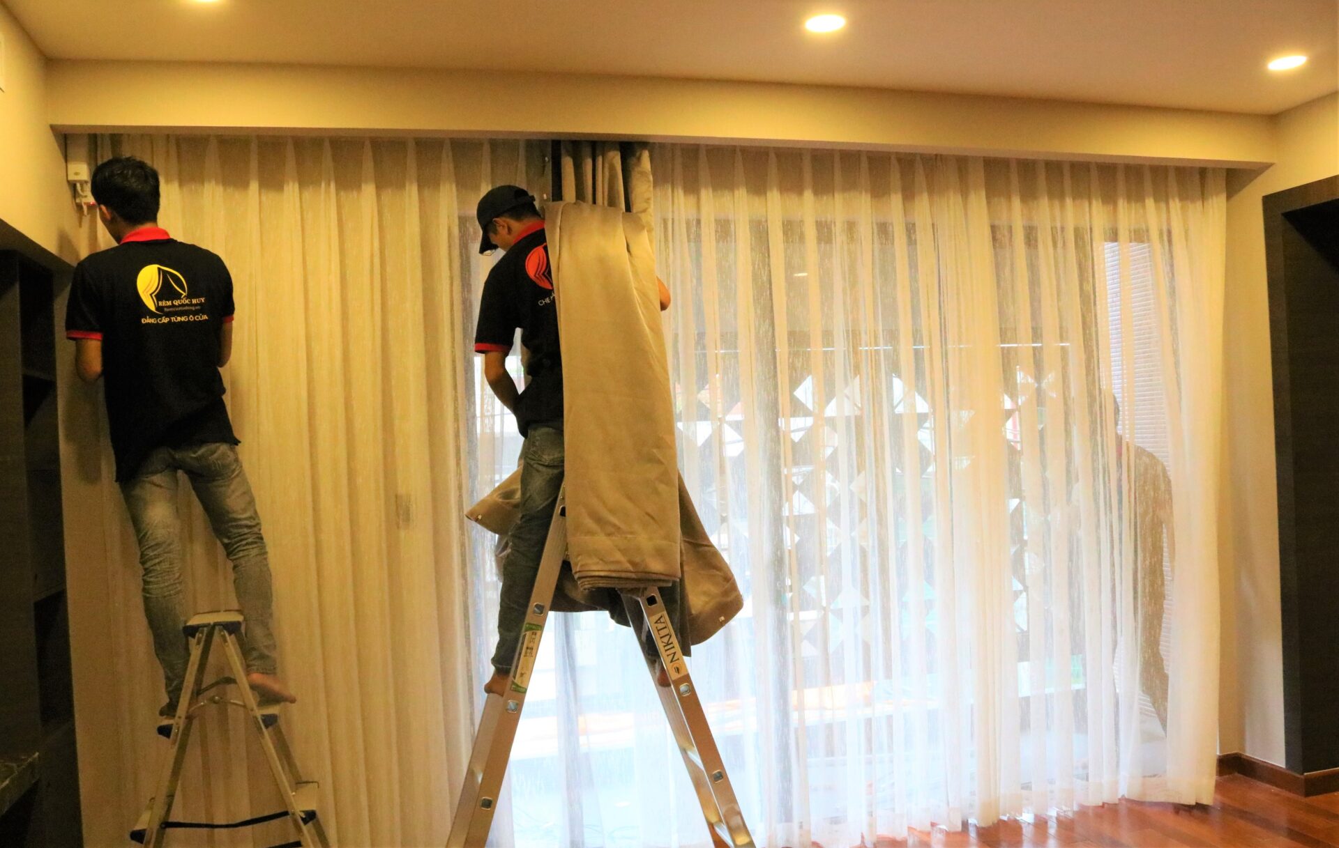 Rèm cửa cản sáng cản nhiệt điều khiển từ xa cho biệt thự