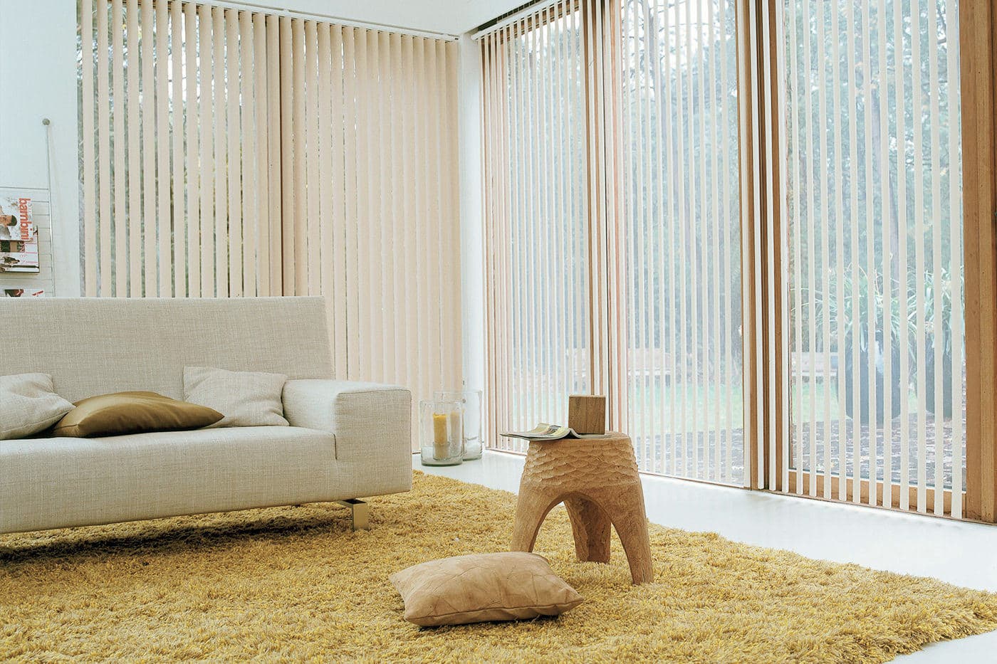 Rèm cửa lá xếp chống nắng lắp đặt phòng khách