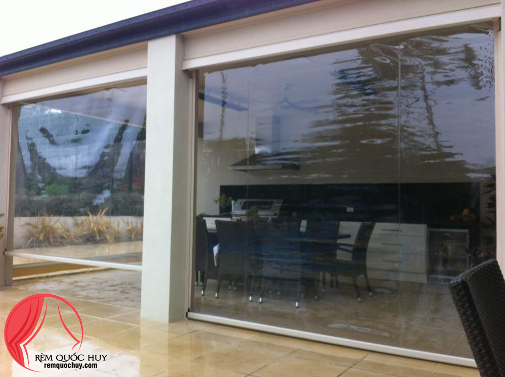 Rèm cuốn nhựa PVC chống bụi và gió hiệu quả