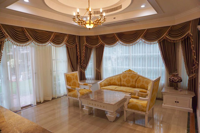 Rèm màn hoàng gia cho không gian phòng khách lộng lẫy
