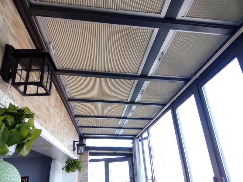 Rèm tổ ong giếng trời tự động sang trọng