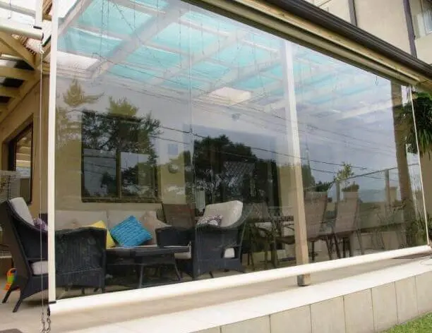 Thiết kế rèm cuốn nhựa PVC trong suốt cho cửa ra vào