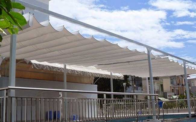mái bạt xếp lượn sóng cho sân thượng rộng thoáng