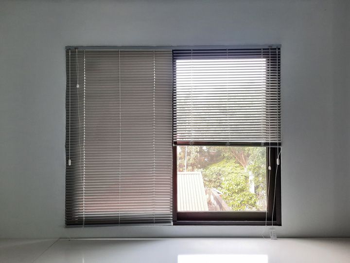 Mẫu rèm nhôm cuốn hiện đại dễ sử dụng
