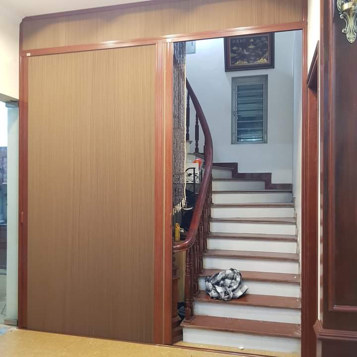 Rèm cầu thang hiện đại vừa trang trí vừa che nắng
