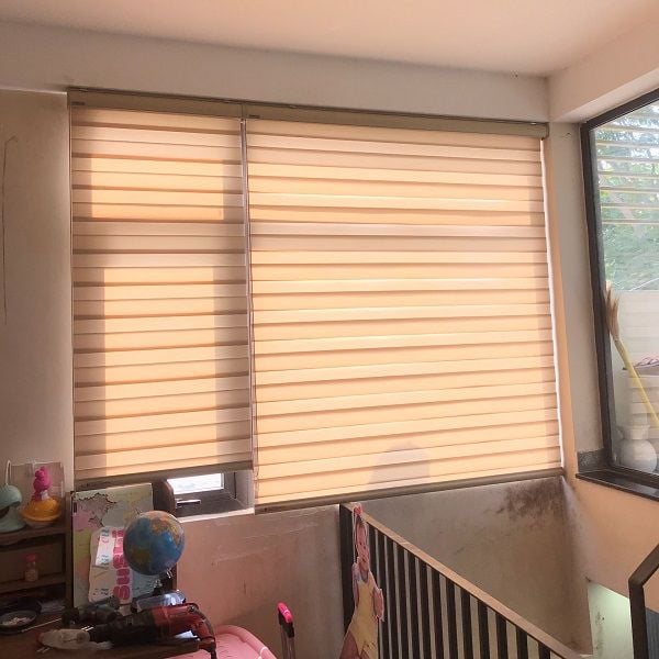 Rèm cầu vồng gam kem trang nhã cho phòng khách