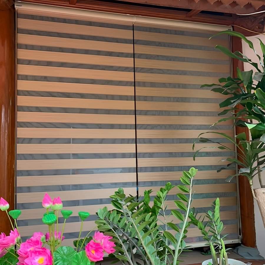 Rèm cầu vồng màu nâu tự nhiên phù hợp nội thất gỗ