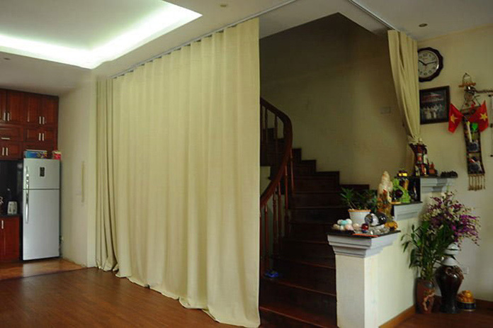 Rèm gầm cầu thang thẩm mỹ, tiện ích cho gia đình