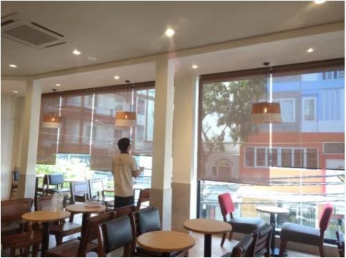 Hình ảnh rèm che quán cafe phong cách vintage