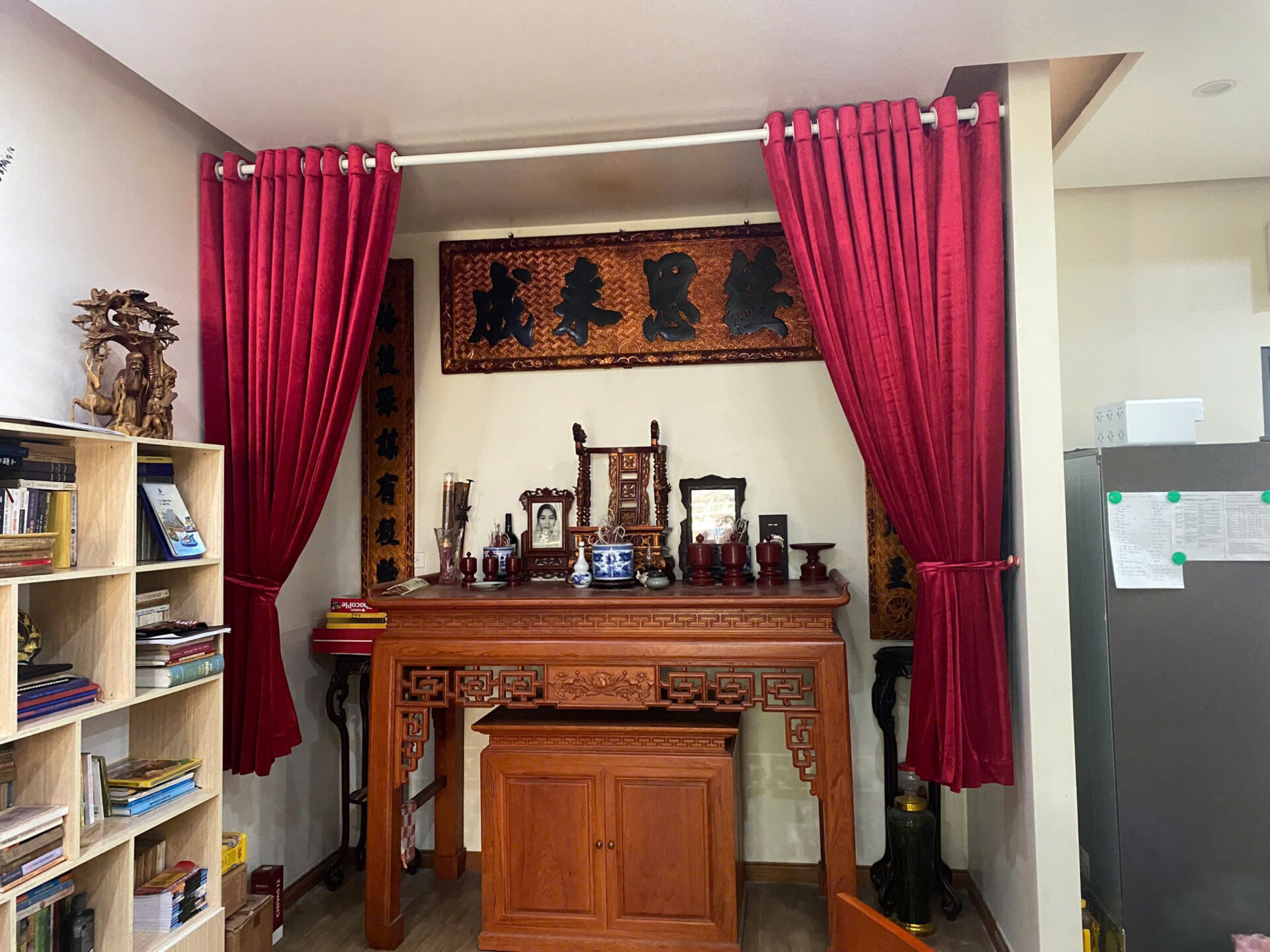 Gợi ý mua rèm che bàn thờ ở đâu uy tín