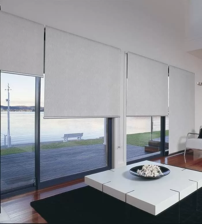 Giải đáp rèm cuốn có bị phai màu không và cách bảo quản bền lâu