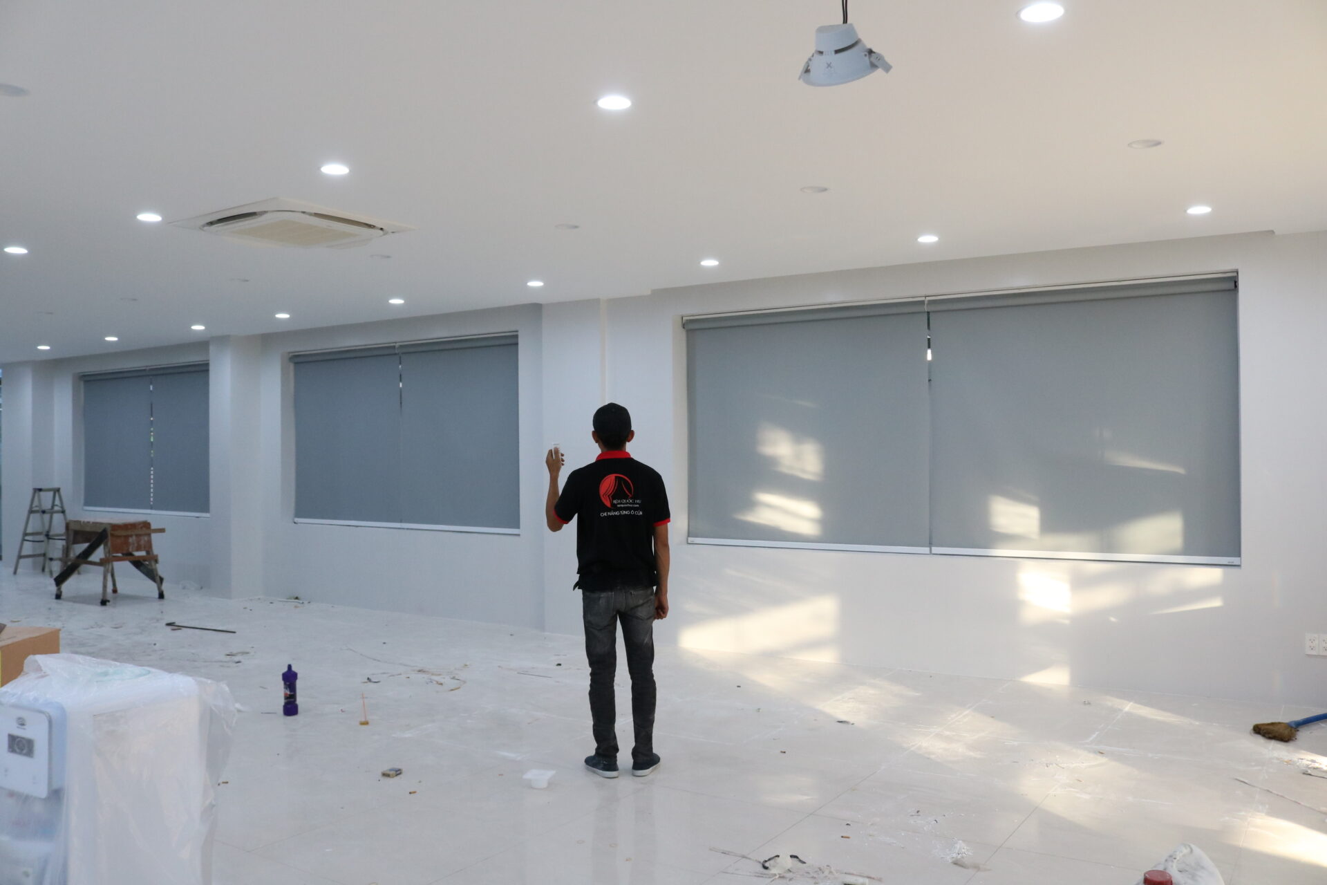 Mẫu rèm cuốn tự động cảm biến ánh sáng hiện đại và tiết kiệm năng lượng