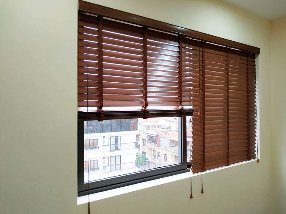 Mẫu rèm gỗ che nắng đẹp cho cửa sổ hiện đại