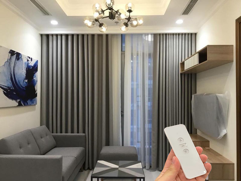Rèm chống ồn tự động lắp đặt tại phòng ngủ sang trọng