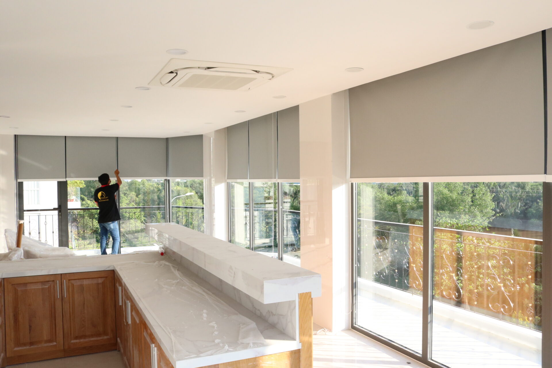 Rèm cuốn thông minh kết nối hệ sinh thái Google tiện lợi