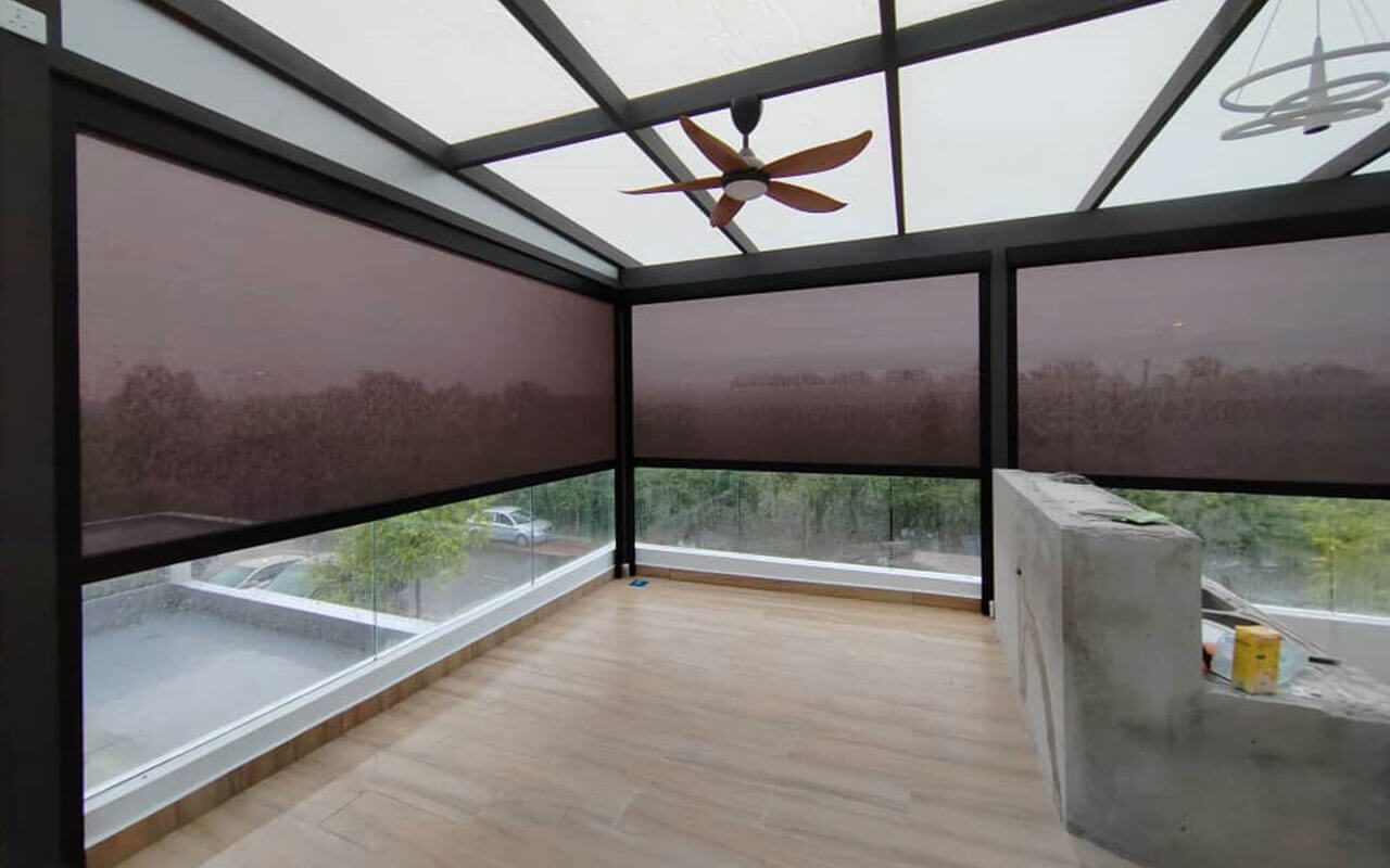 Rèm tự động ngoài trời cho biệt thự sân vườn đẹp và bền bỉ