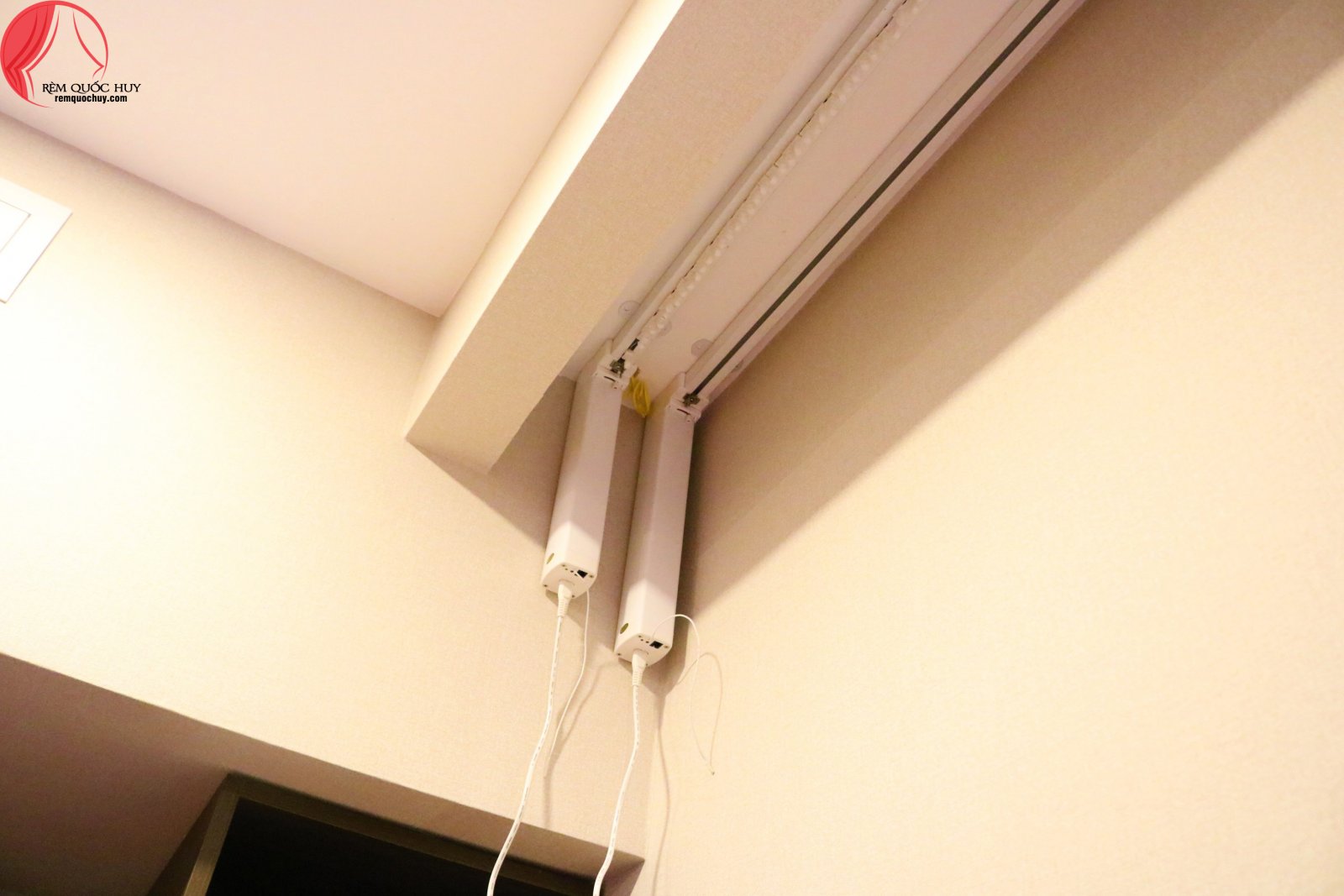 Rèm vải tự động âm trần đẹp phù hợp nội thất sang trọng