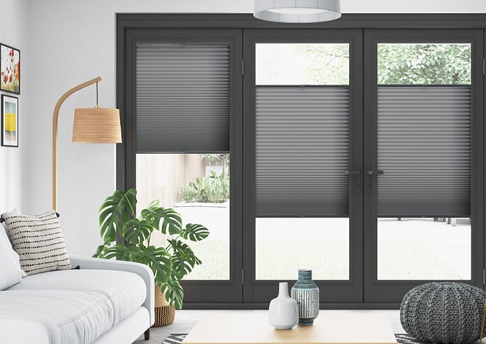 Ảnh rèm tổ ong tone đen xám mạnh mẽ phong cách hiện đại