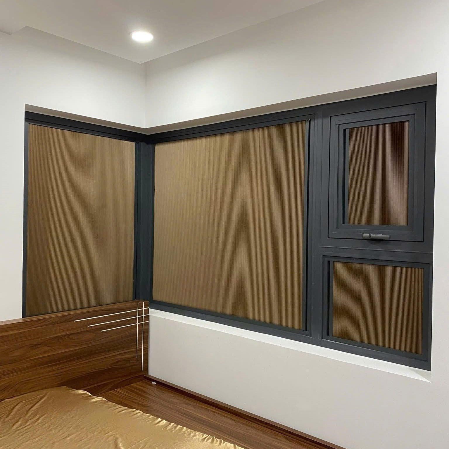 Cận cảnh khung nhôm sơn tĩnh điện của rèm tổ ong