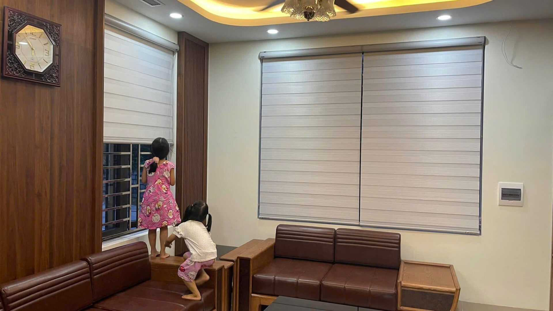 Rèm cầu vồng tự động an toàn cho trẻ em không dùng dây kéo