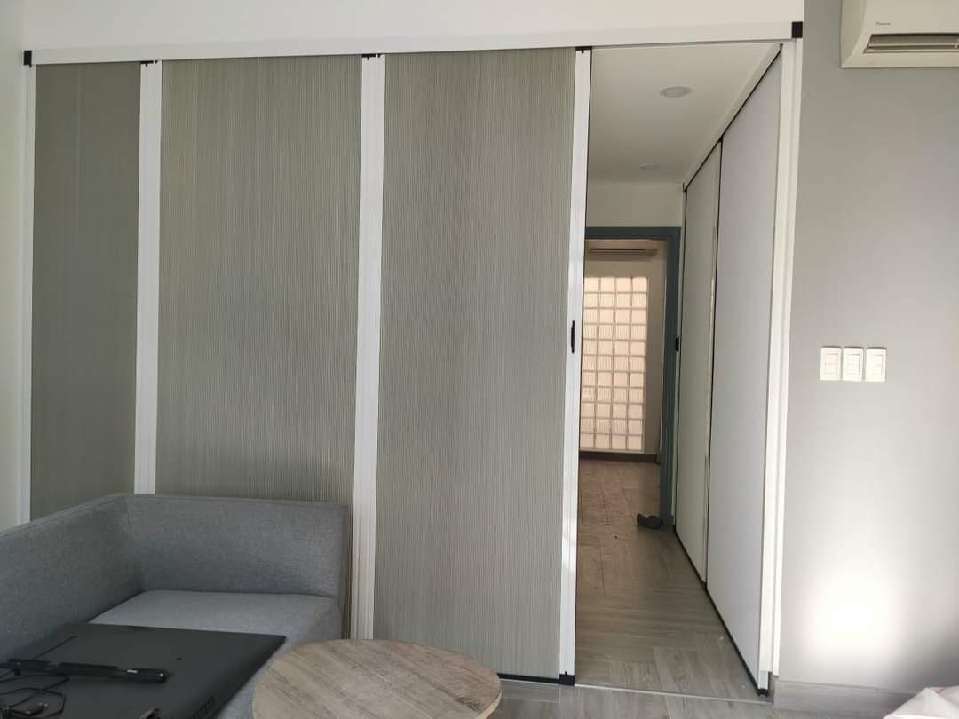 Rèm tổ ong cảm biến ánh sáng cho biệt thự hiện đại